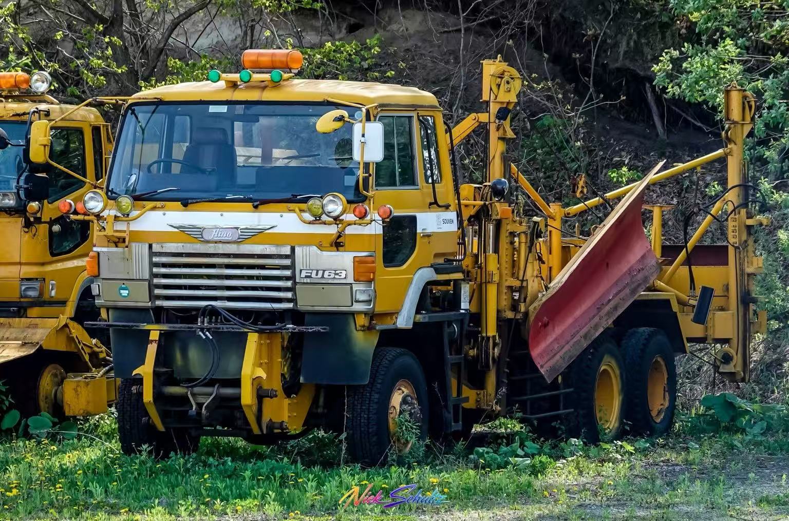 Hino FU63 snowplow truck in Hokkaido